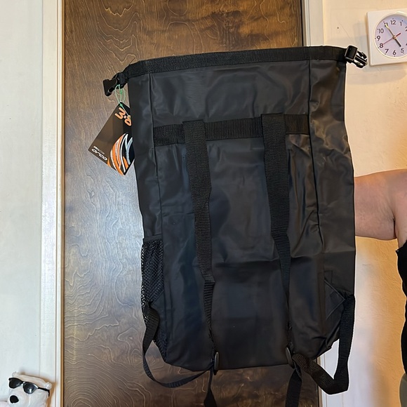 Orca 3.8 mesh backpack - Picture 2 of 7